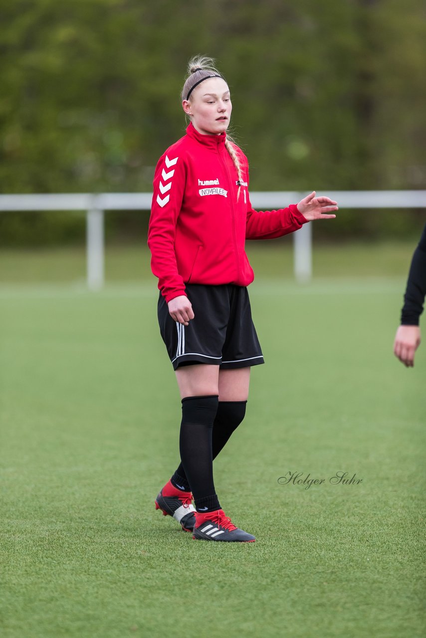 Bild 244 - Co-Trainerin der Frauen Nationalmannschaft Britta Carlson in Wahlstedt